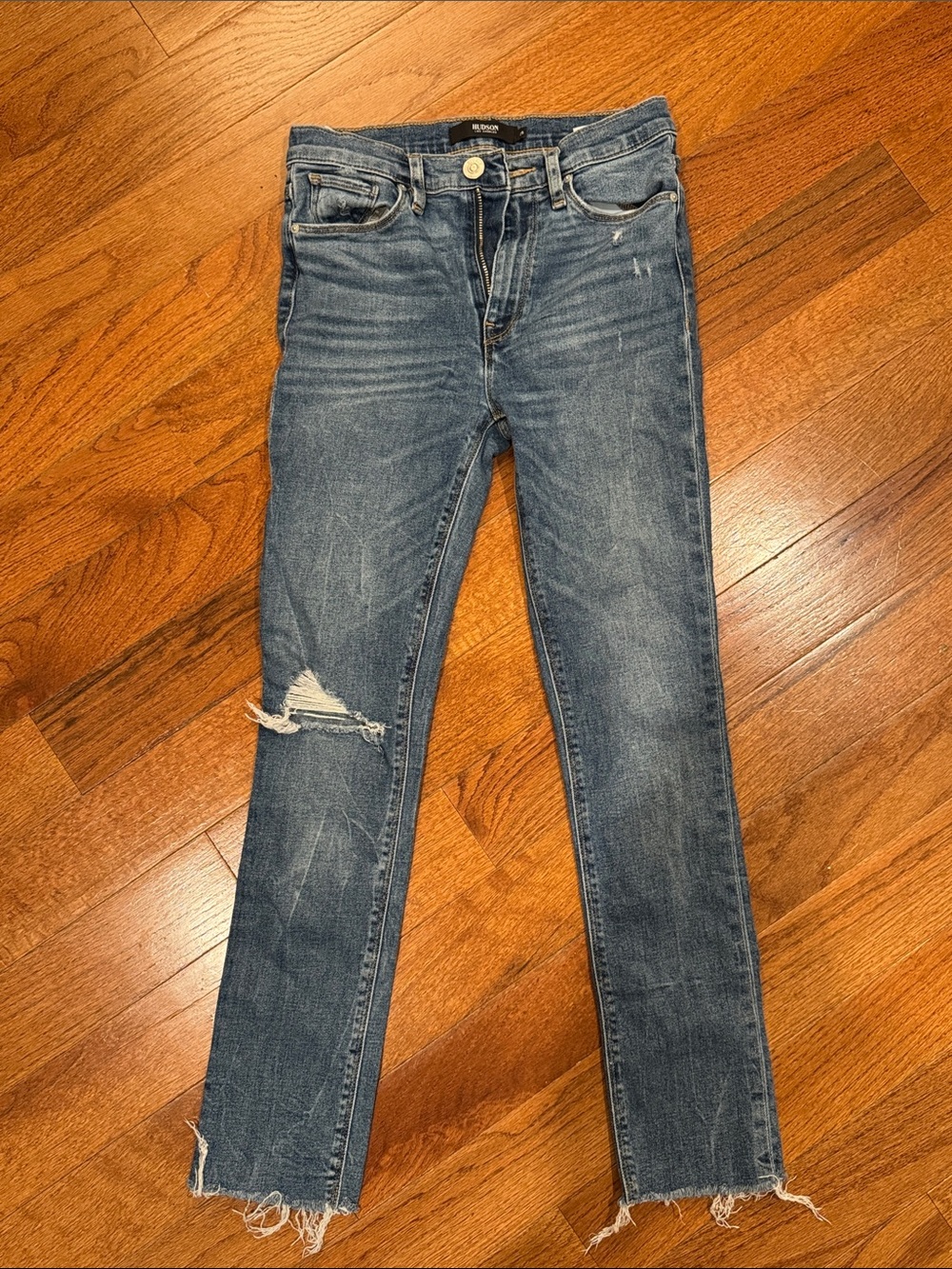 Hudson Jeans Blue Skinny Jeans with Distressed Knee